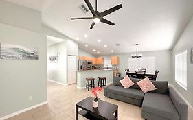 Simple House 5 Beds 4 Baths Near Beach